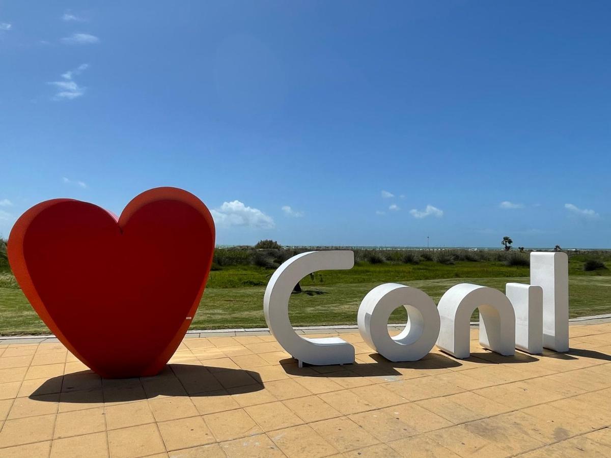 Apartamento nuevo y céntrico con Aire Acondicionado y Wifi -Solo familias o parejas- Conil De La Frontera Exterior foto