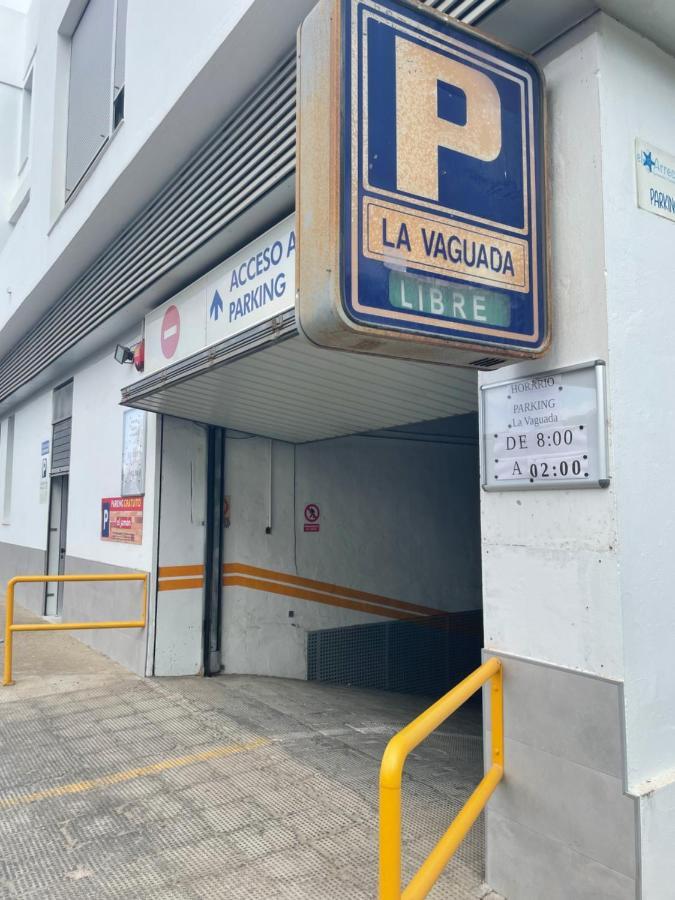 Apartamento nuevo y céntrico con Aire Acondicionado y Wifi -Solo familias o parejas- Conil De La Frontera Exterior foto