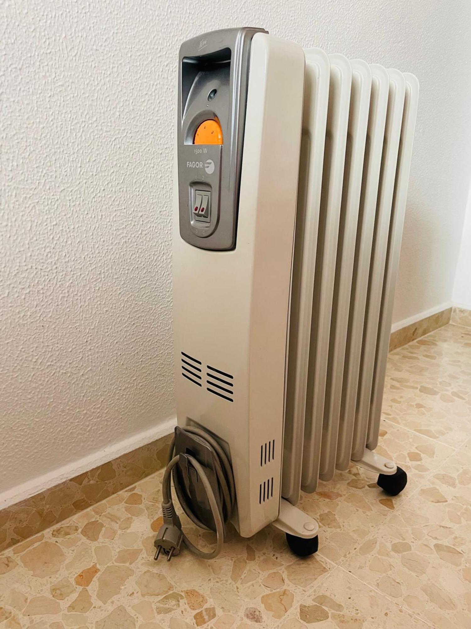 Apartamento nuevo y céntrico con Aire Acondicionado y Wifi -Solo familias o parejas- Conil De La Frontera Exterior foto