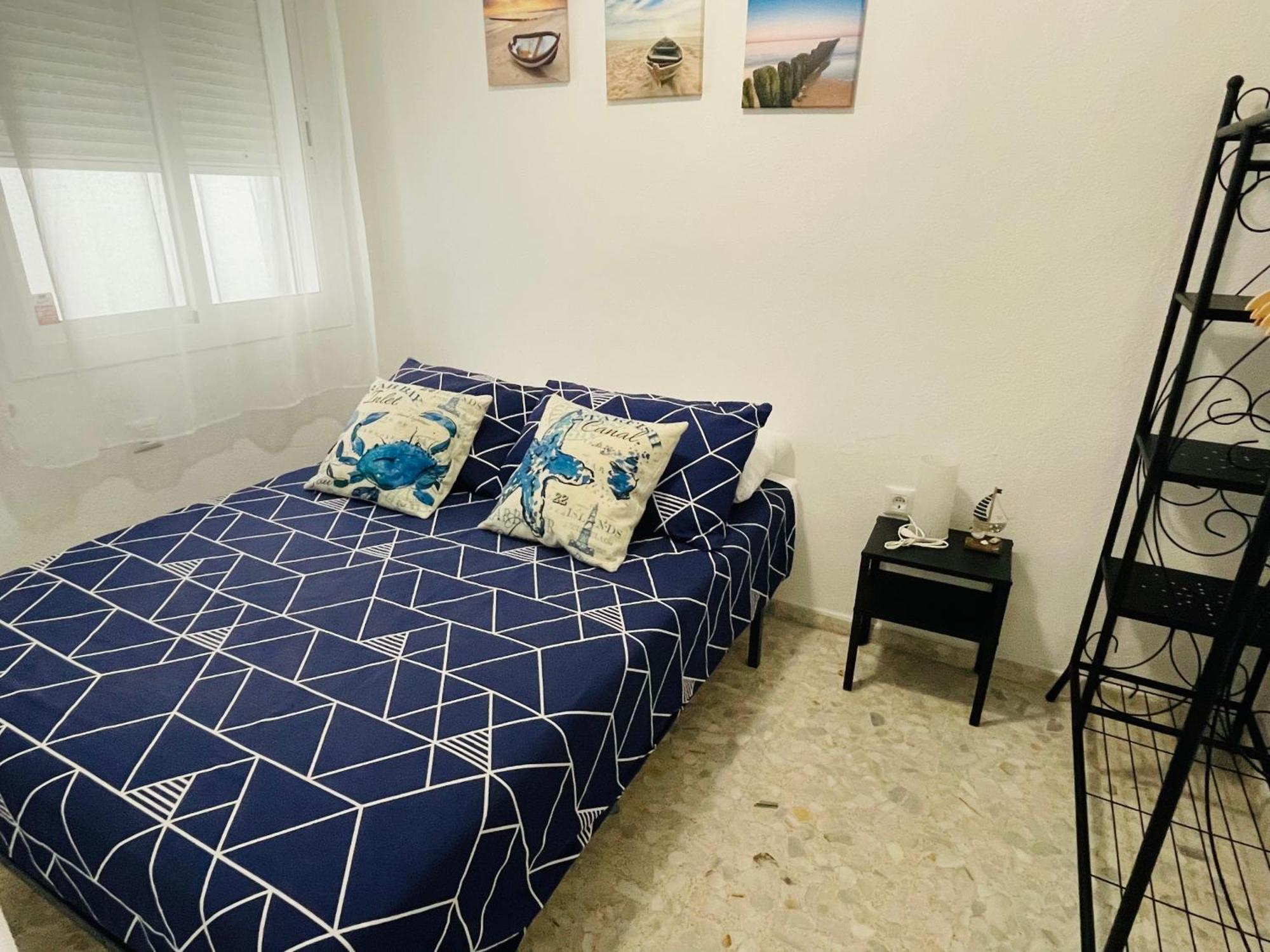 Apartamento nuevo y céntrico con Aire Acondicionado y Wifi -Solo familias o parejas- Conil De La Frontera Exterior foto