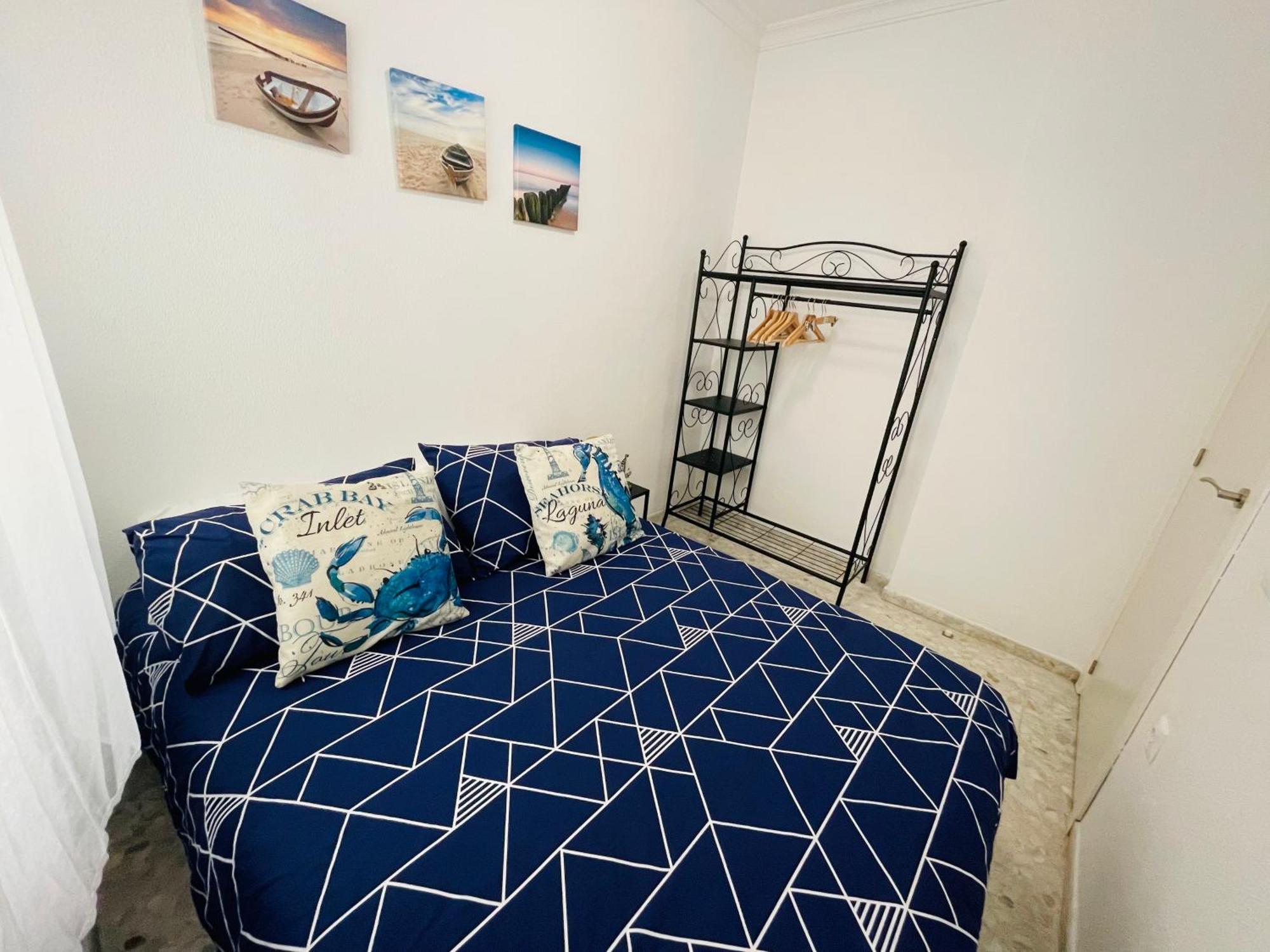 Apartamento nuevo y céntrico con Aire Acondicionado y Wifi -Solo familias o parejas- Conil De La Frontera Exterior foto